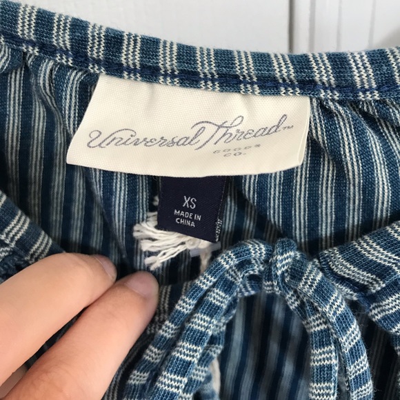 Universal Thread 3/4th Sleeves Knit V-Neck Blouse - Picture 5 of 8